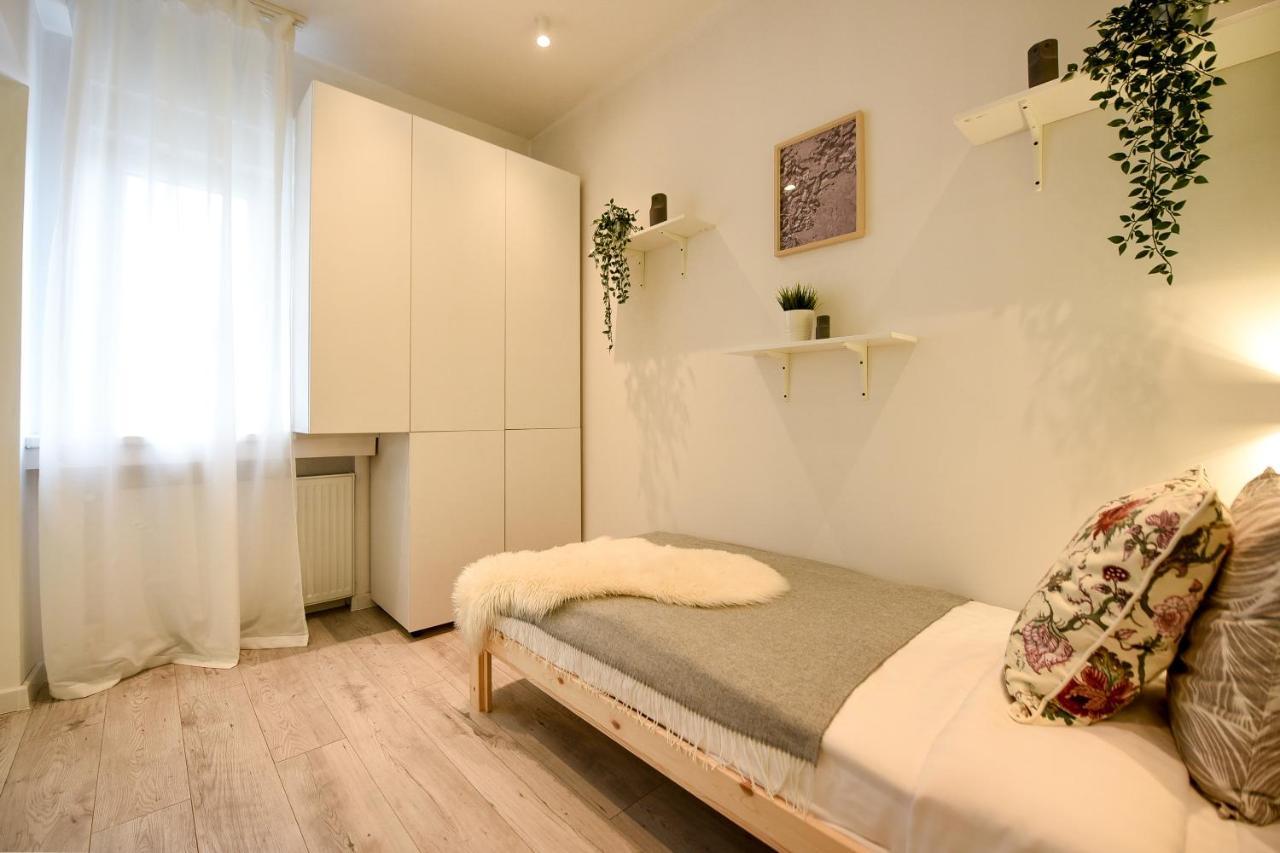 Spacious 1Br In The City Center - Amazing For Extended Stays Bukarest Exterior foto
